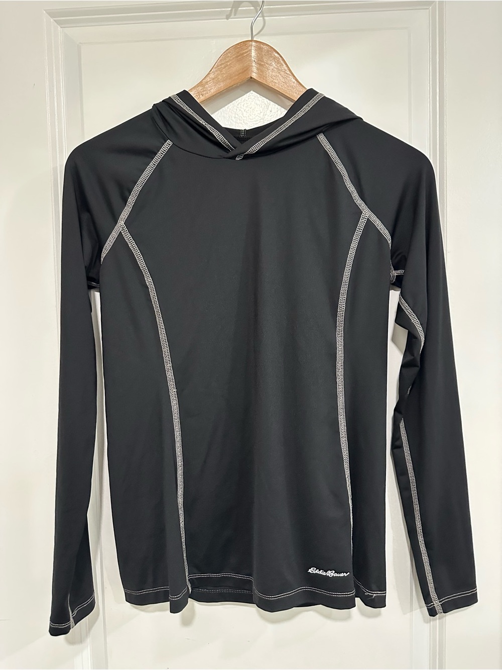 Eddie Bauer Women’s Black Long-Sleeve Hooded Athletic Top Size Small